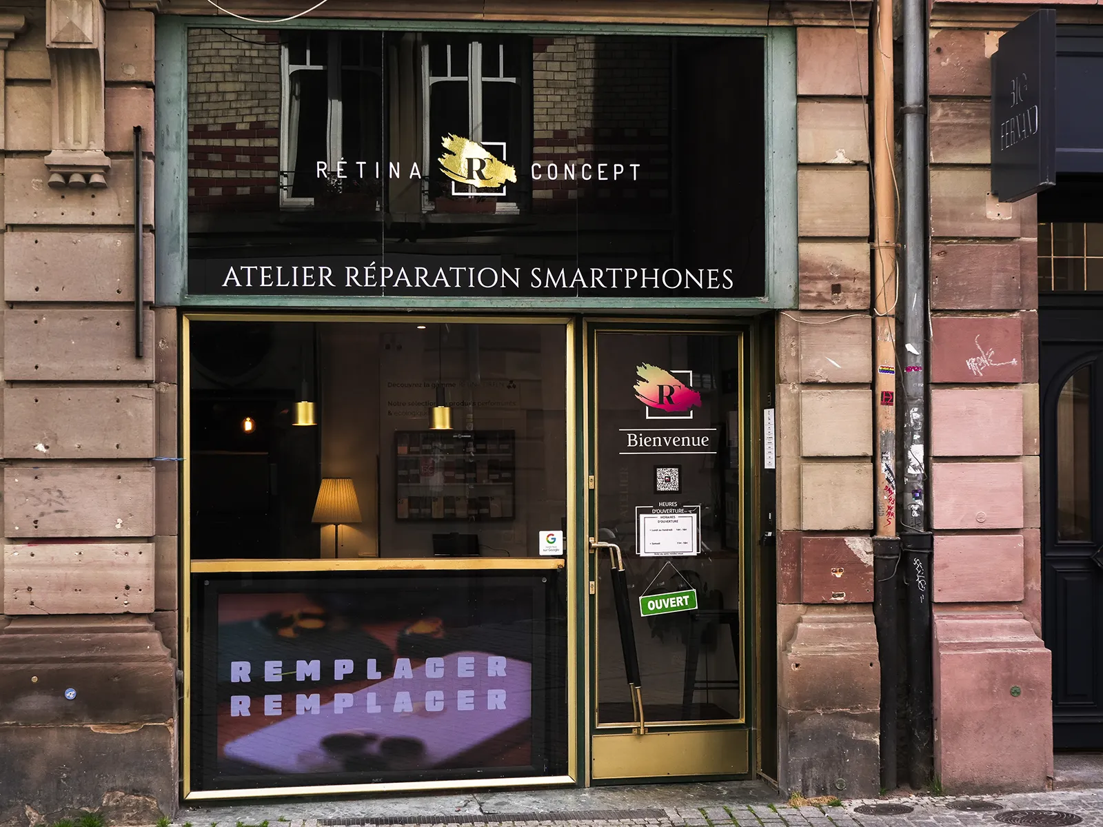Espace d'accueil de la boutique Rétina Concept, 6 rue du Parchemin à Strasbourg